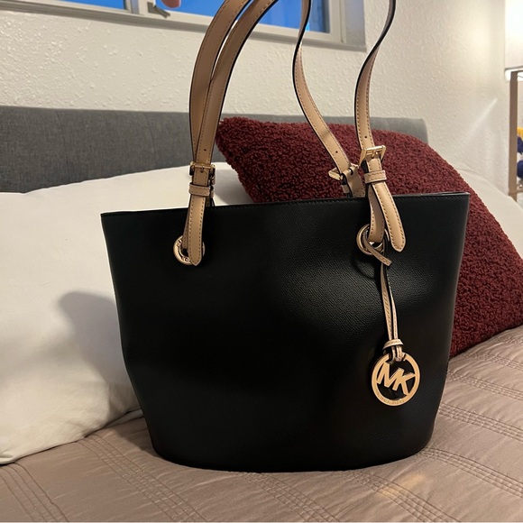 Michael Kors Black and Tan Tote Bag - Picture 1 of 9